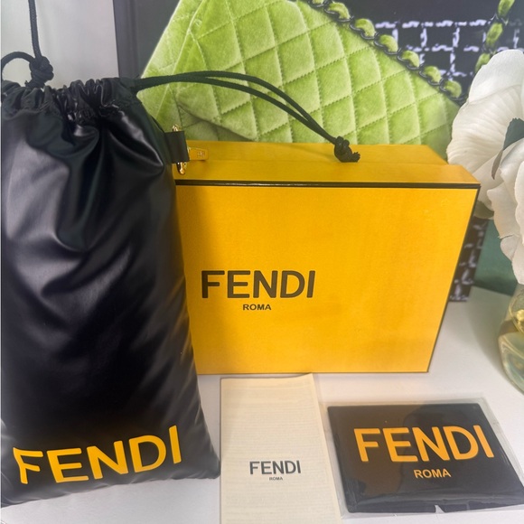 FENDI Sunglasses- White - Picture 6 of 8